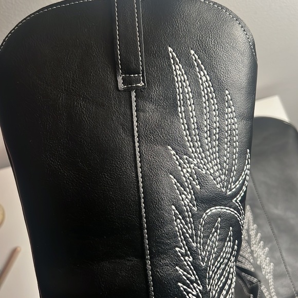 Cowboy boots - Picture 3 of 3